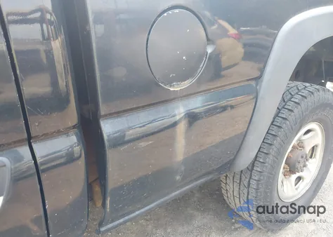 2005 Chevrolet Silverado K2500 Heavy Duty from USA, damaged, VIN 1GCHK23U25F824111